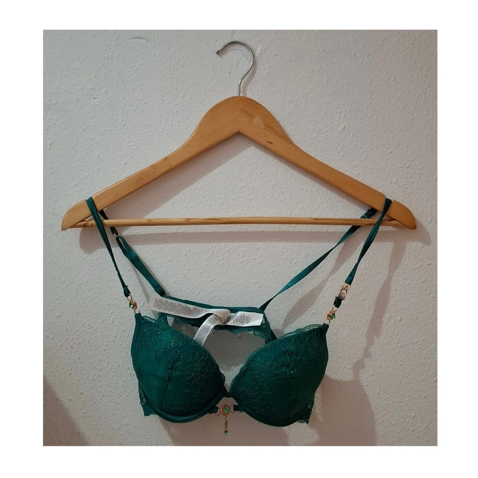 Sujetador verde encaje New Yorker 85A push up limite edition Y2K